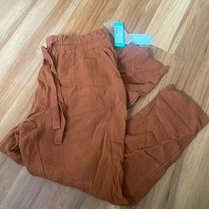 NWT Rust/Cognac Gauzy Paperbag Waist Tapered Trouser